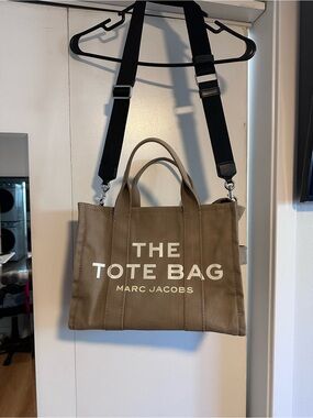 Marc Jacobs The Tote Bag in Olive